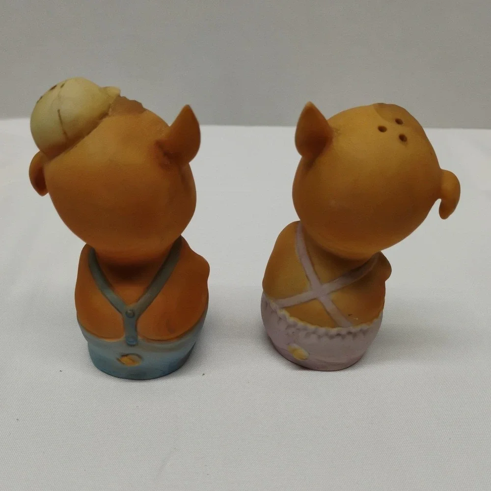 1970's Vintage Anthropomorphic Pigs in Overalls Salt Pepper Shakers 3.5